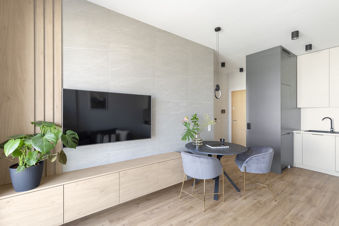 Drewno w&nbsp;salonie – lamele